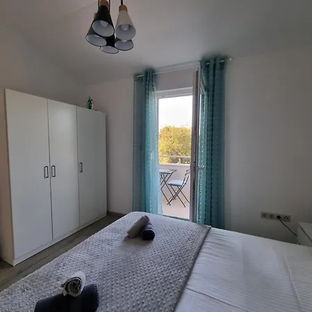 Apartment Dineva